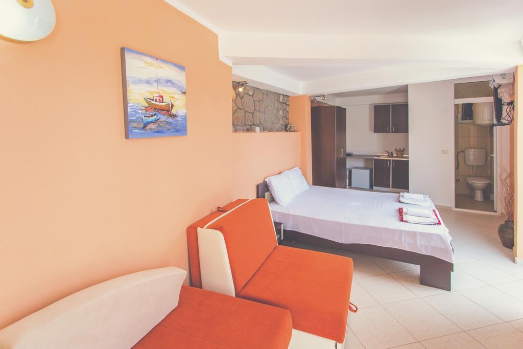 David Apartments And Rooms Dobra Voda Exterior foto